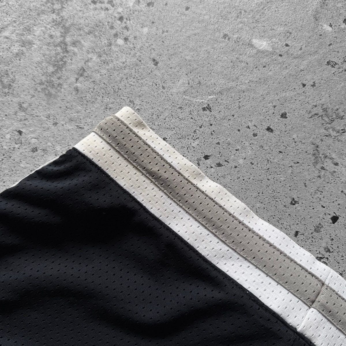 Nike Nike The Athletic Dept. Womens Black Mesh Running Shorts Size 28" / US 6 / IT 42 - 8 Thumbnail