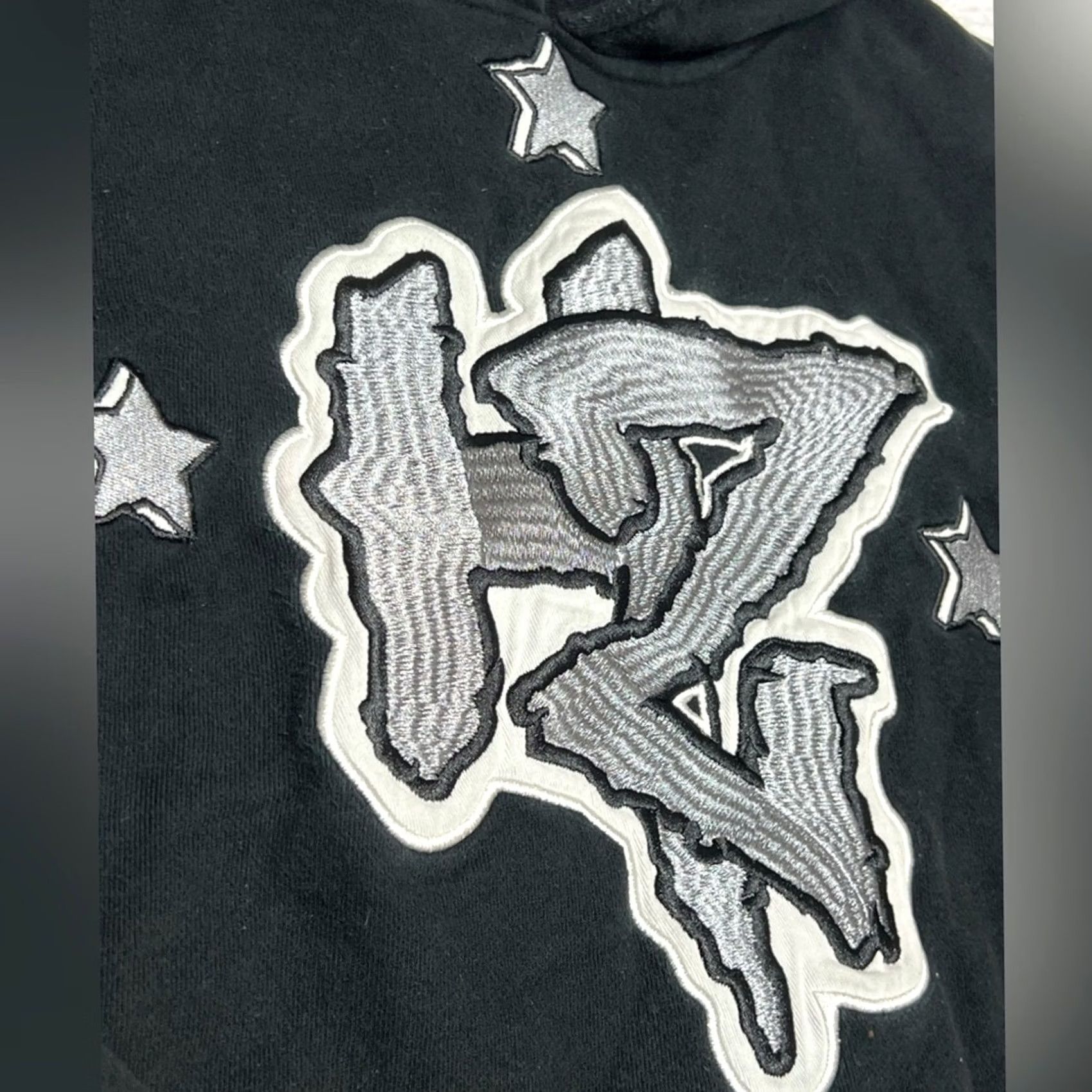 Logo 7 VINTAGE Heroz Embroidered Logo Black Hoodie XS Men Adult XS Streetwear Size US XS / EU 42 / 0 - 3 Thumbnail