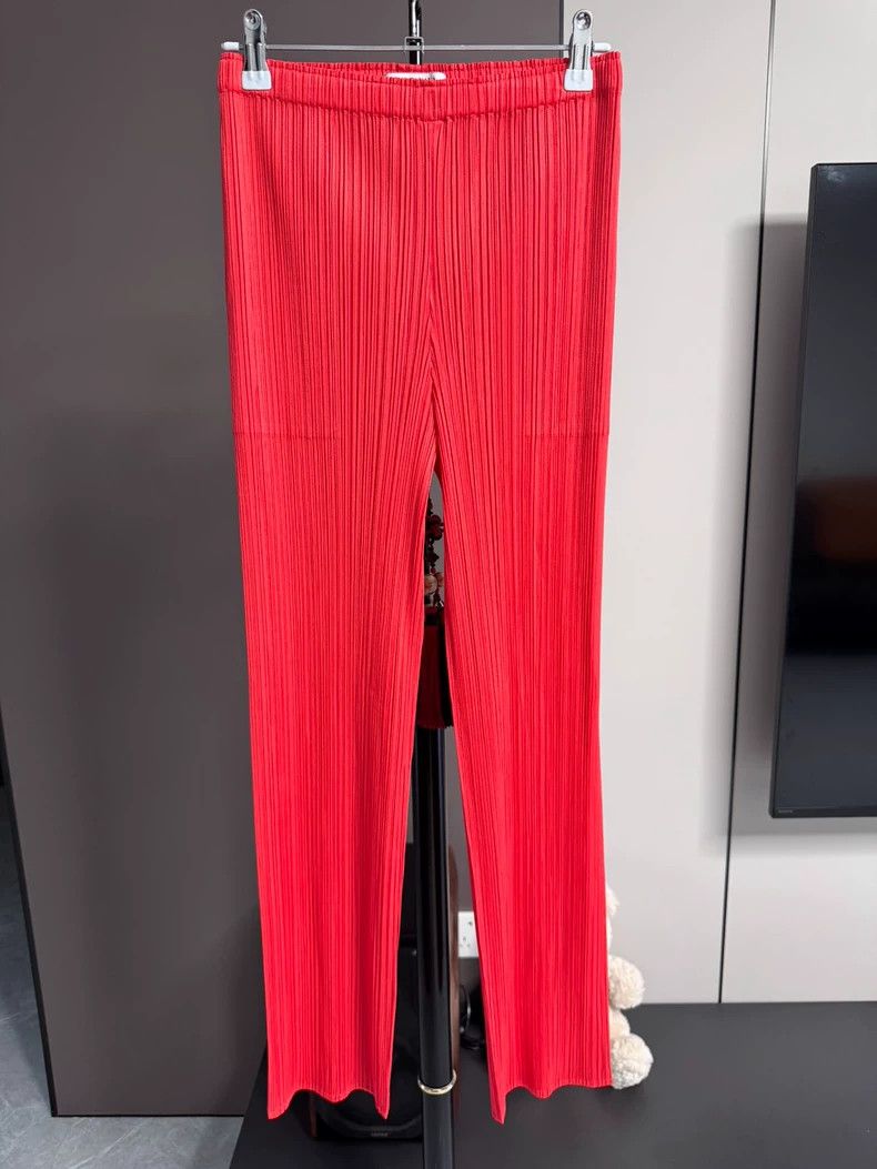 Issey Miyake size:4 Red Tanaka Kazuhiko pleated straight-l