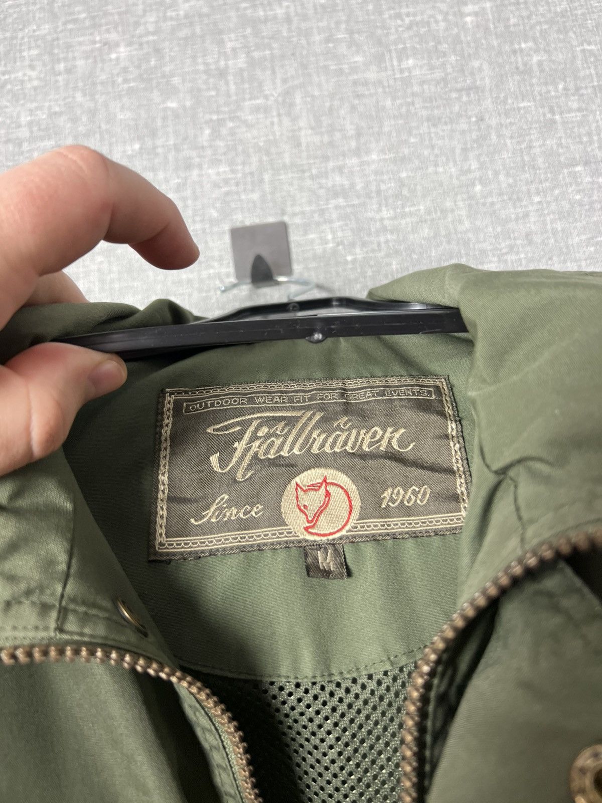 Fjallraven Vintage Rare Fjallraven Multi Pocket Men’s Vest Size M Size US M / EU 48-50 / 2 - 15 Thumbnail