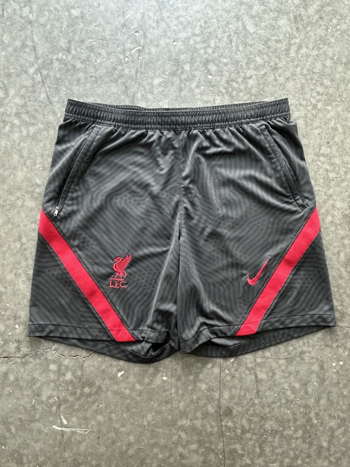 Nike 2012 Nike Liverpool FC Training Shorts Size US 34 / EU 50 - 1 Thumbnail