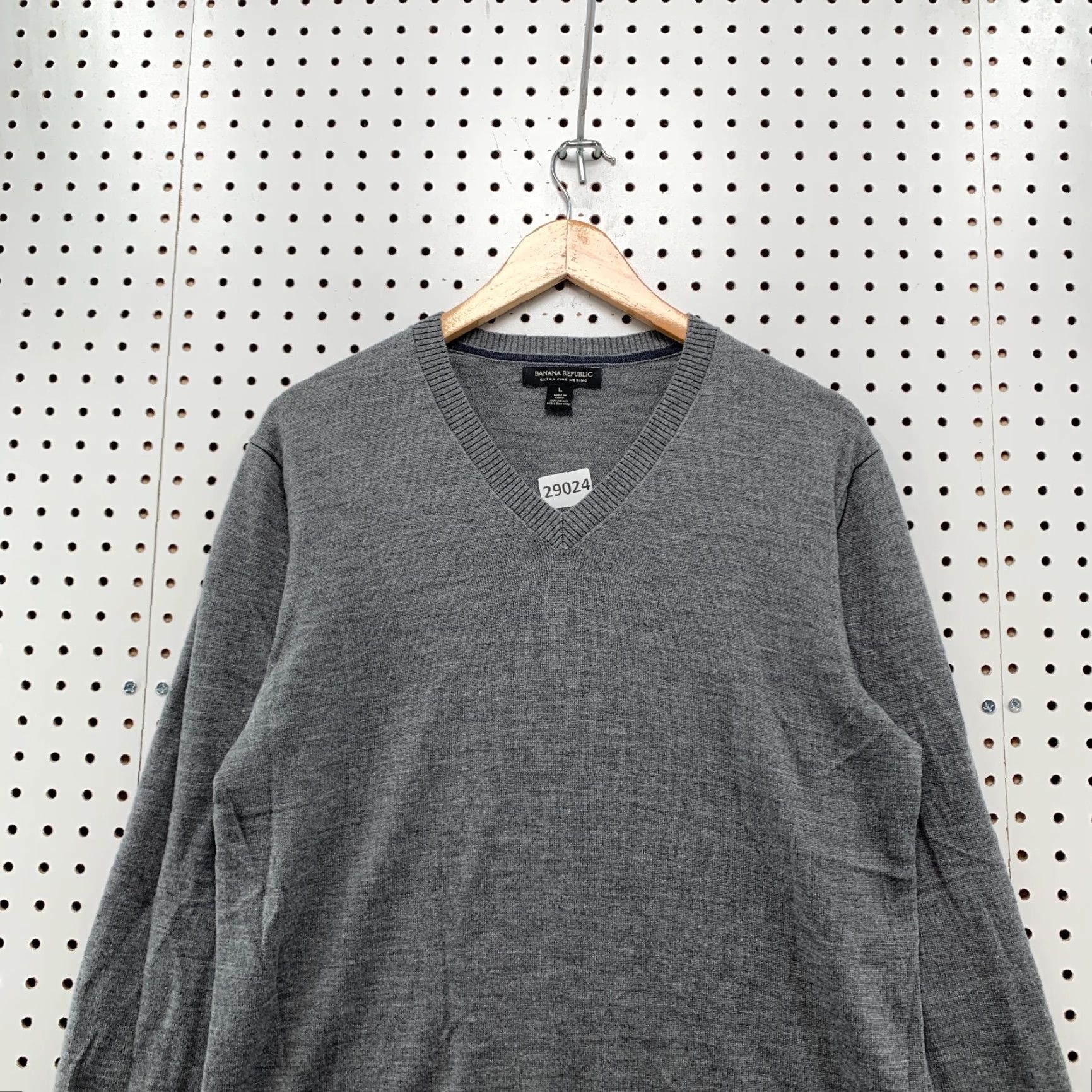 Banana Republic Banana Republic Sweater Men’s Large V-Neck 100% Merino Wool Pullover Gray Knit 22x27 Casual Winter Knitwear Mens Size US L / EU 52-54 / 3 - 2 Thumbnail