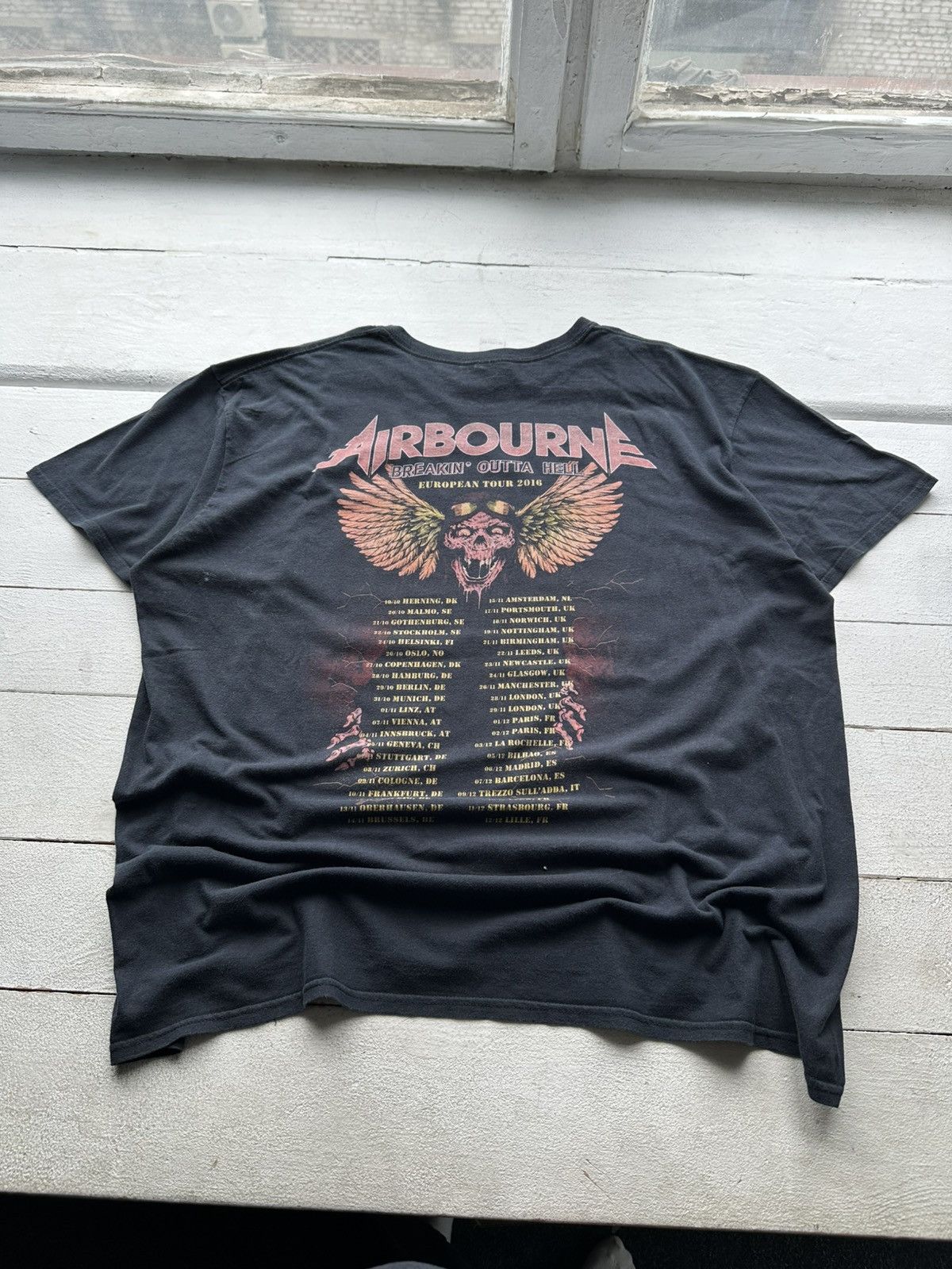 Band Tees RARE🚨 Airbourne 2016 tour t-shirt band tee faded big logo Size US XL / EU 56 / 4 - 1 Thumbnail