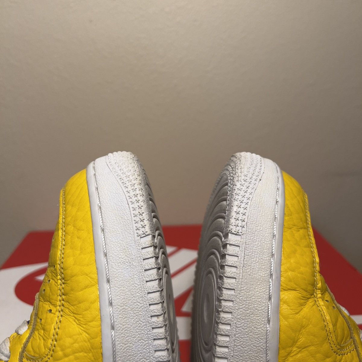 NBA × Nike Nike ID Lakers Air Force 1 Mid Size US 8 / EU 41 - 8 Thumbnail
