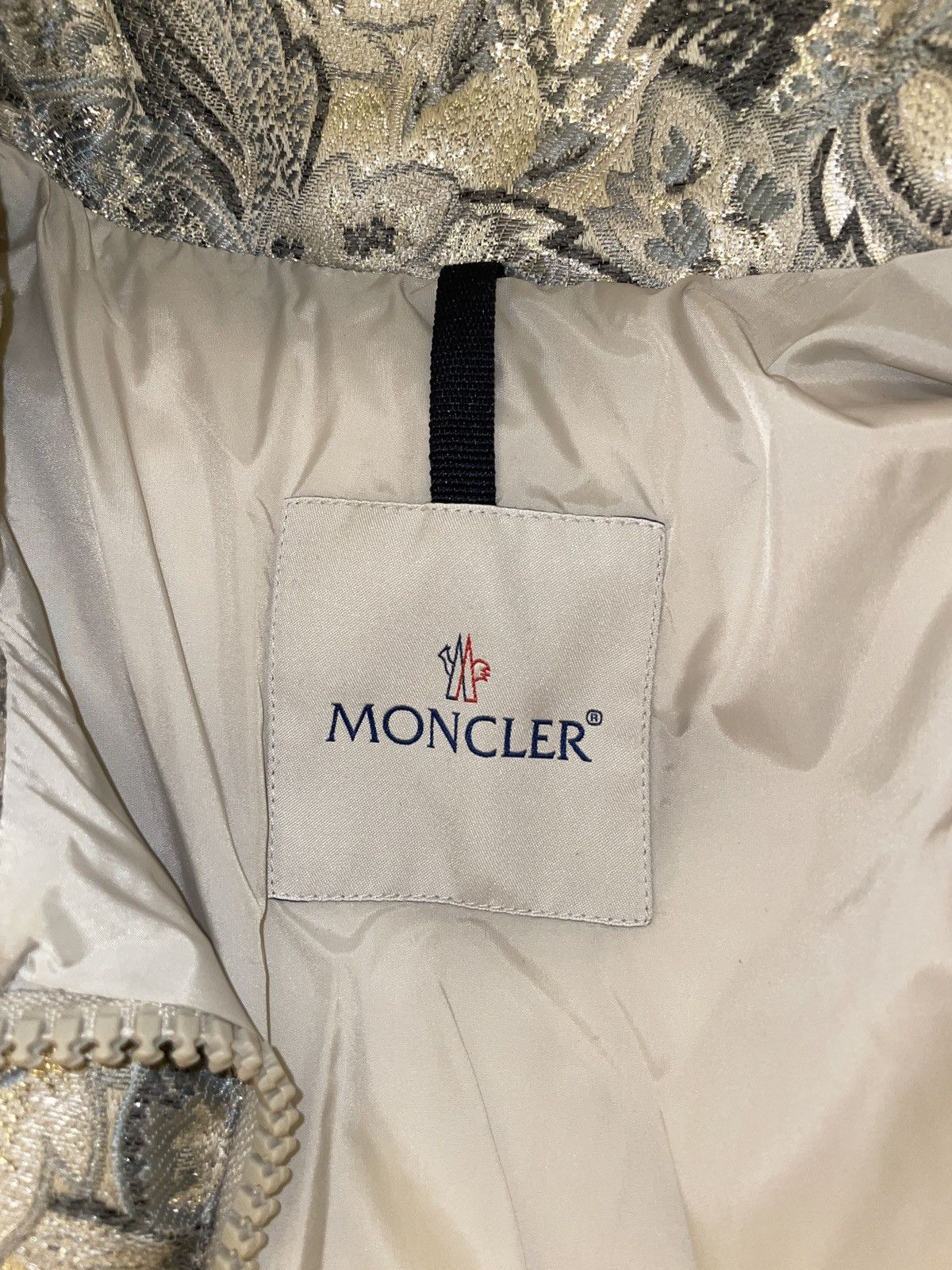 Moncler MONCLER AURONE BROCADE DOWN JACKET MEDIUM Size US M / EU 48-50 / 2 - 11 Thumbnail