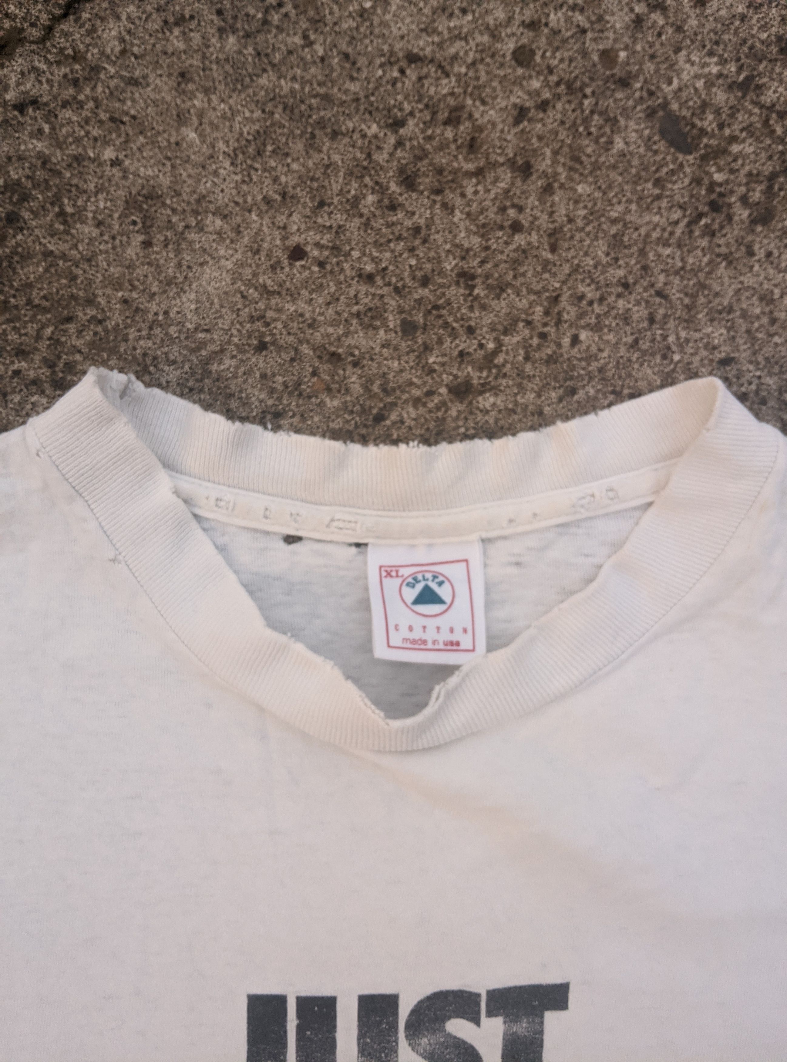 Cartoon Network Vintage 1992 thrashed cartoon network distressed grunge erd Size US XL / EU 56 / 4 - 12 Thumbnail