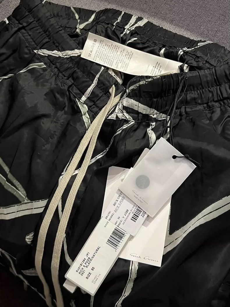 Rick Owens Black Geometric Print Shorts by Rick Owens-2506 Size US 44 / EU 60 - 6 Thumbnail