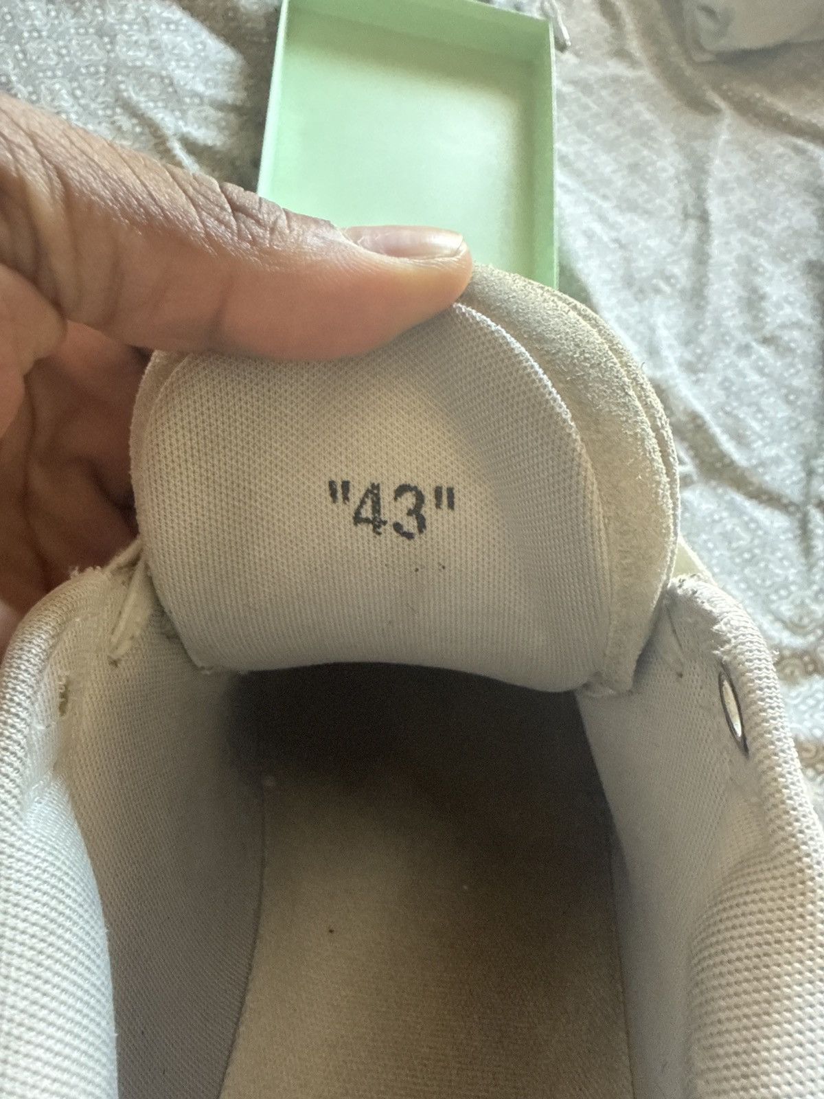 Off-White ‘Out of office’ off-white curb sneaker Size US 10 / EU 43 - 9 Thumbnail