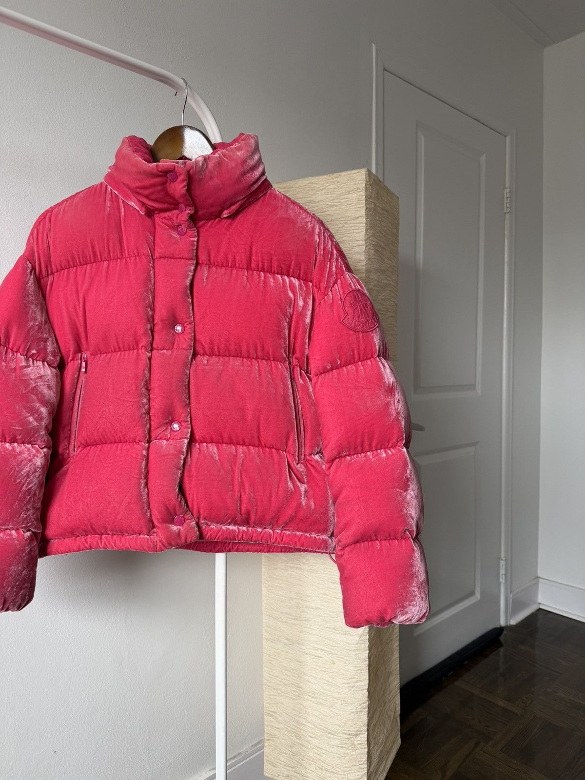 Moncler Moncler Fuchsia Caille Velvet Puffer Jacket Coat Pink Size XS / US 0-2 / IT 36-38 - 3 Thumbnail