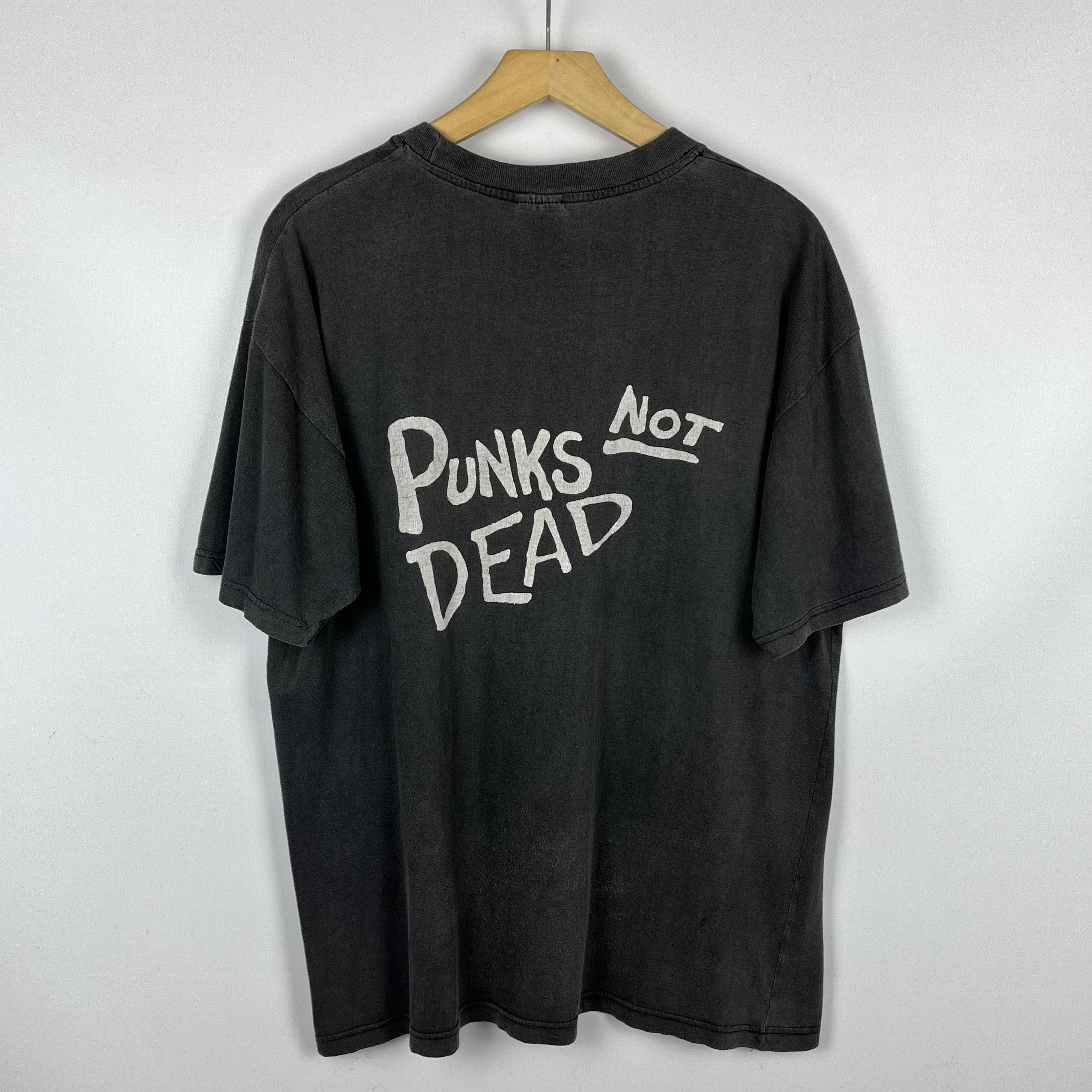 Vintage Vintage Punks Not Dead Graphic T Shirt 90’s Size US XL / EU 56 / 4 - 13 Thumbnail
