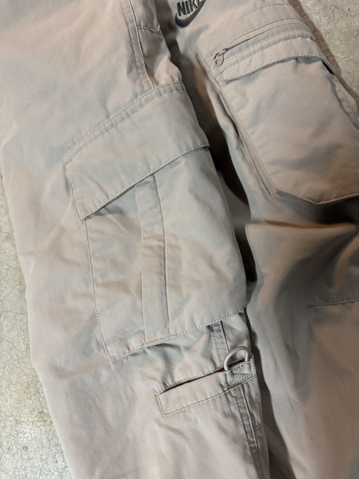 Nike Vintage 00’s Nike Y2K Cargo Pants Tan Size Small Size US 30 / EU 46 - 3 Thumbnail