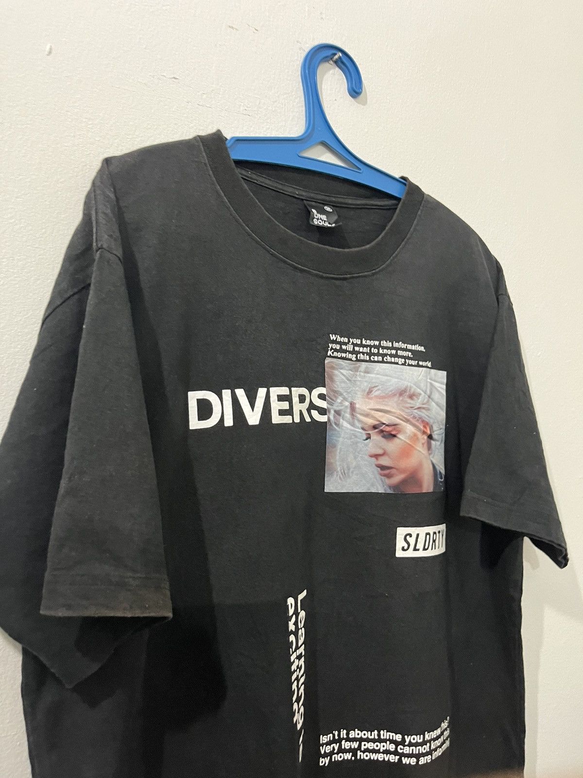 Japanese Brand 💥B ONE SOUL DIVERS SOLIDARITY ARTISTS PHOTO TEE SHIRTS Size US L / EU 52-54 / 3 - 8 Thumbnail