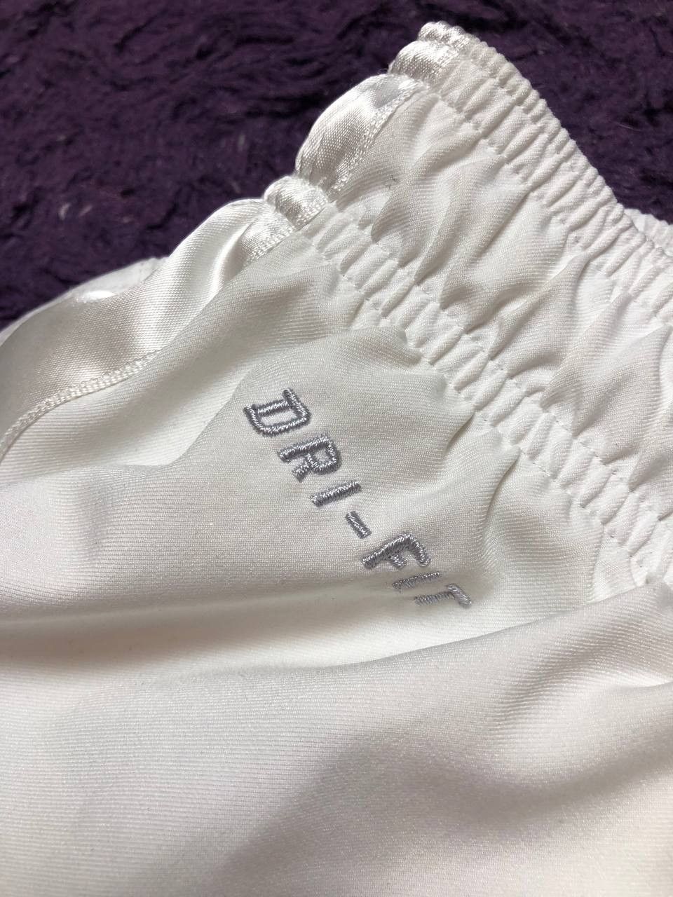 Nike Vintage Nike Dri-Fit white shorts logo Y2K football England Size US 36 / EU 52 - 3 Thumbnail