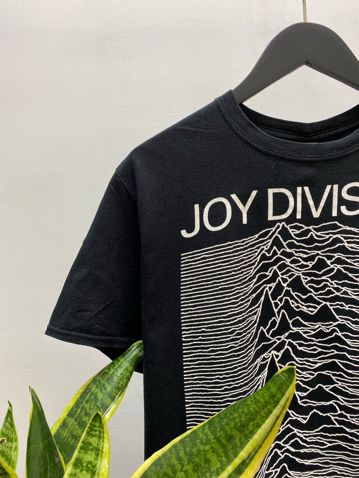 Band Tees × Joy Division Joy Division Unknown Pleasures Band T Shirt Size US L / EU 52-54 / 3 - 7 Thumbnail