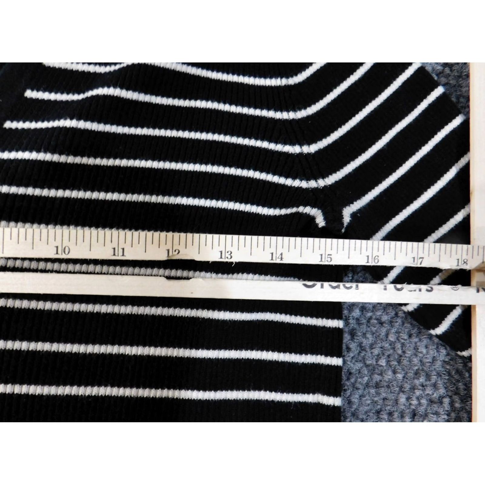 Ralph Lauren Lauren Ralph Lauren Sweater Women Medium V-Neck Striped Knit Black Button Logo Pullover Ballet Size M / US 6-8 / IT 42-44 - 7 Thumbnail