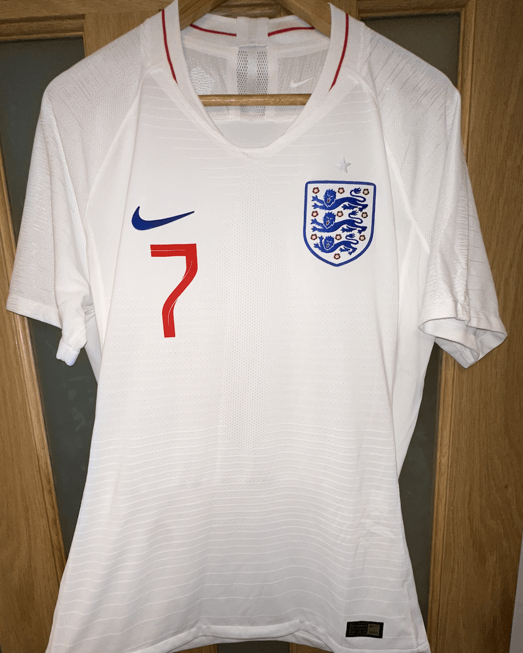 Nike 2018-19 England Player Issue Home Shirt Sancho #7 L Size US L / EU 52-54 / 3 - 2 Thumbnail