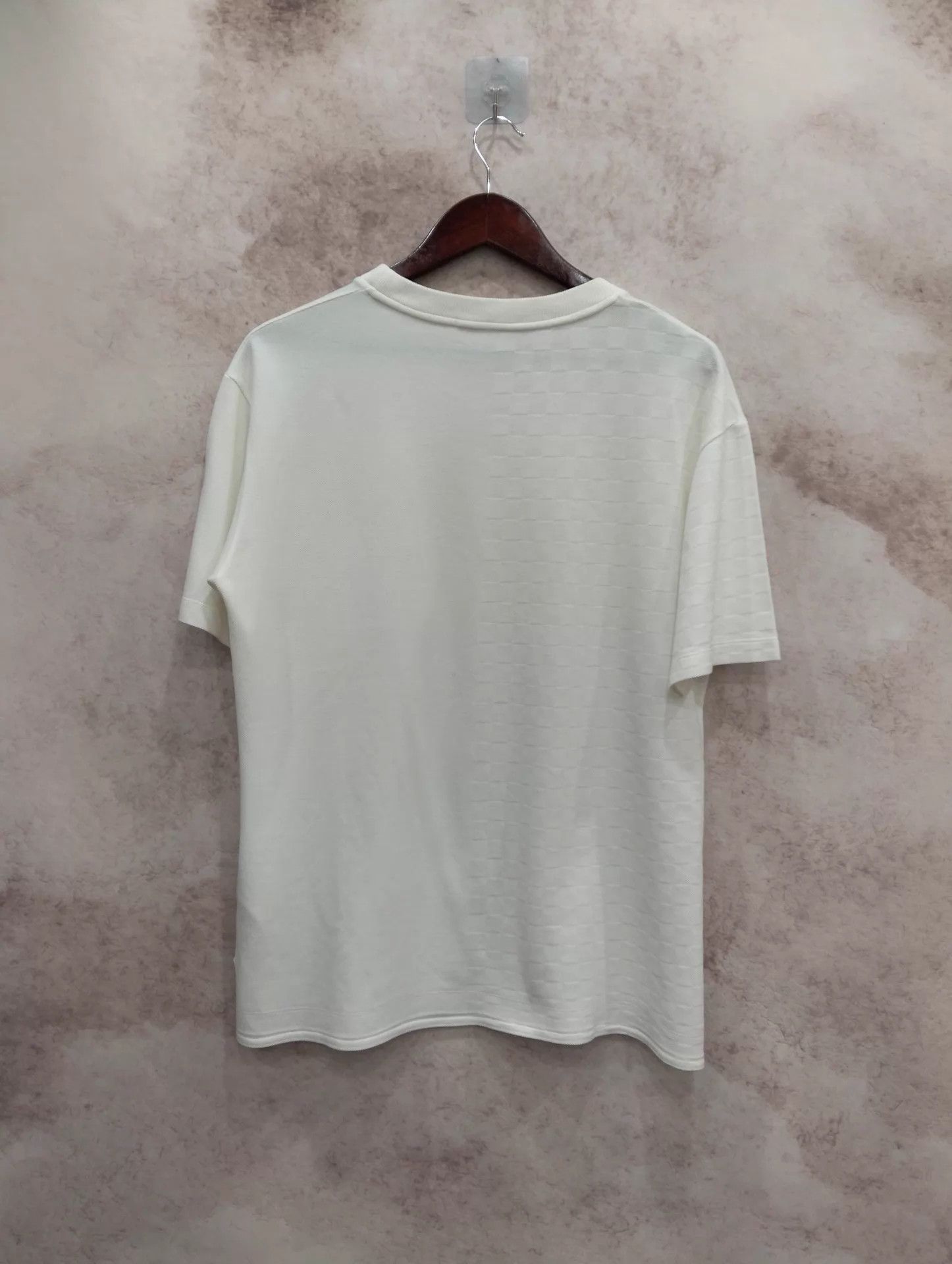 Louis Vuitton Louis Vuitton White Pocket Logo Short Sleeve Tee L 95 New Size US L / EU 52-54 / 3 - 2 Thumbnail