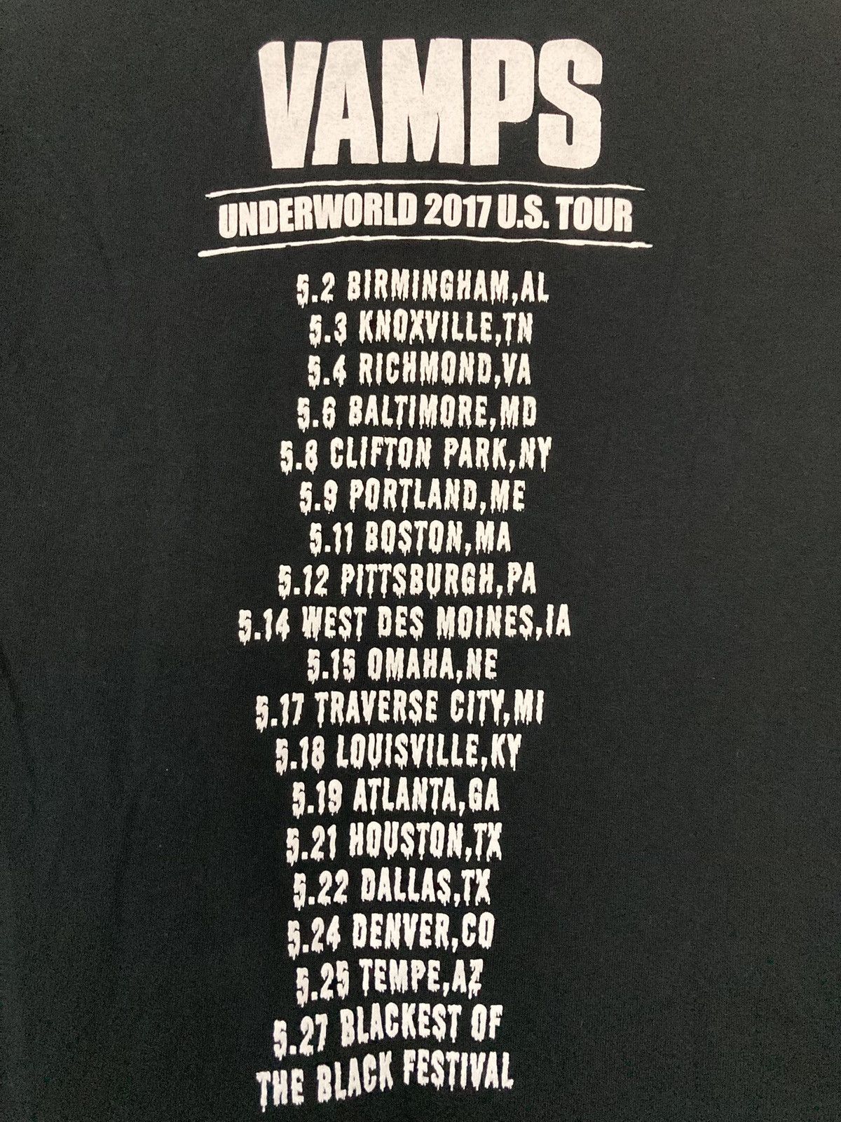 Gildan VAMPS UNDERWORLD 2017 U.S. TOUR SHIRT ROCK BAND CONCERT TEE Size US S / EU 44-46 / 1 - 4 Thumbnail