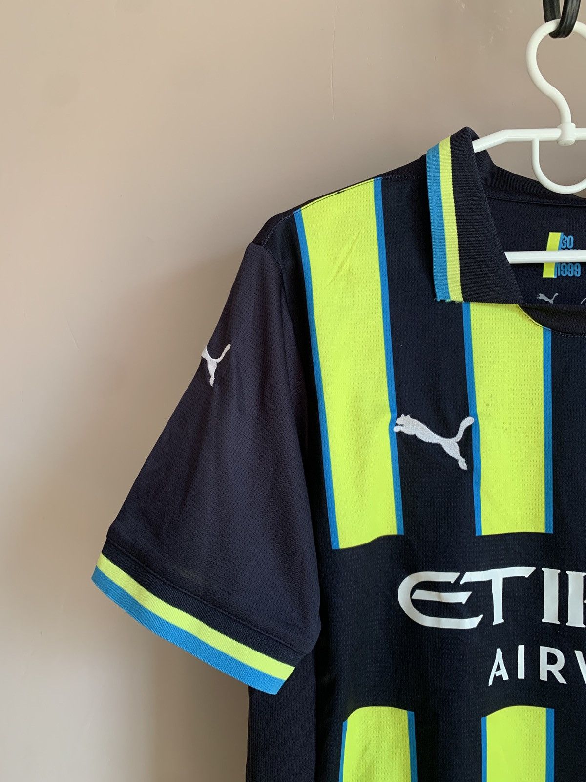Puma Manchester City Away Football Shirt Puma Soccer Jersey Sz M Size US M / EU 48-50 / 2 - 3 Thumbnail