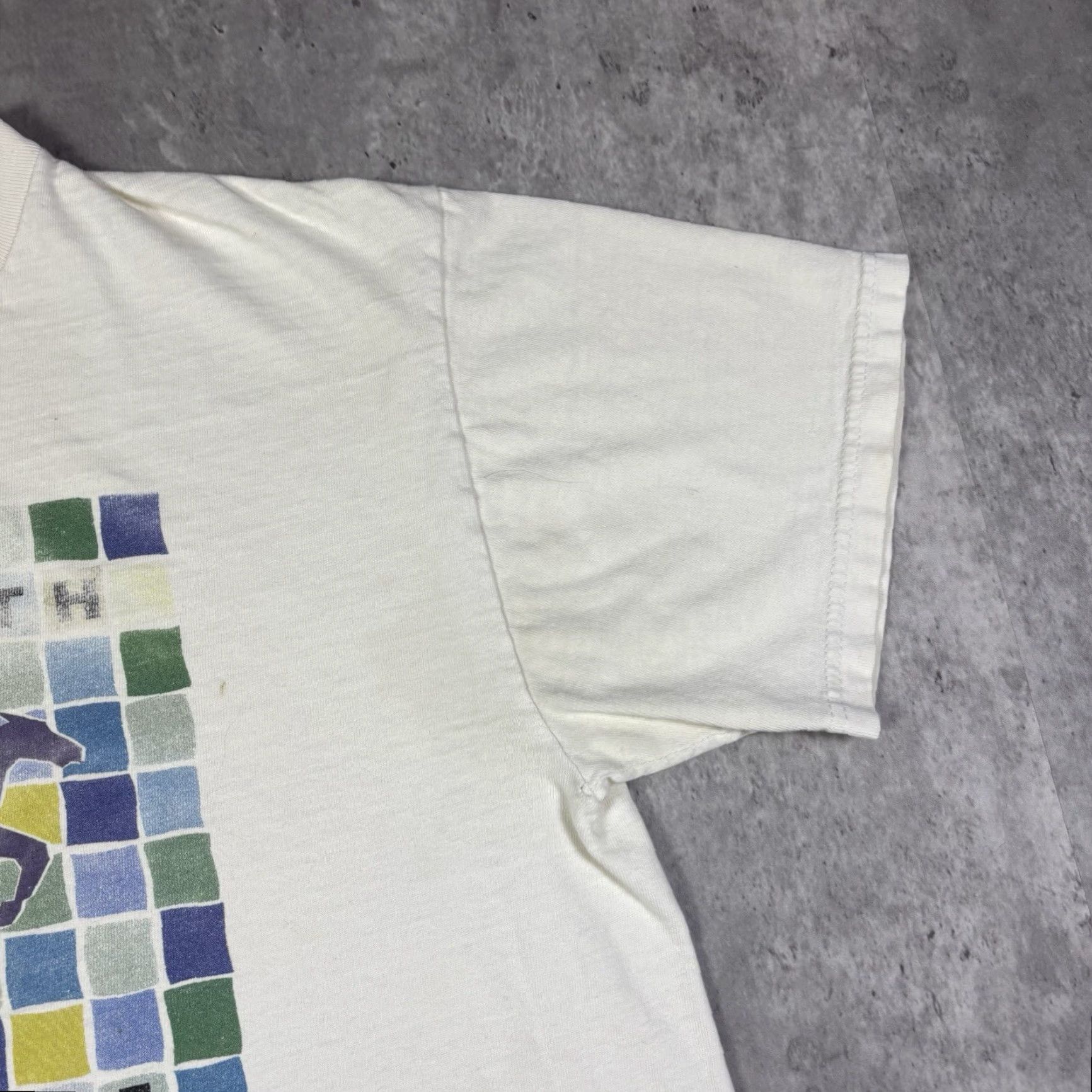 Hanes VINTAGE Hanes White T-Shirt 90s Art Graphic Print Crew Neck Short Sleeve Cotton Size M Mens Superman? Size US M / EU 48-50 / 2 - 7 Thumbnail