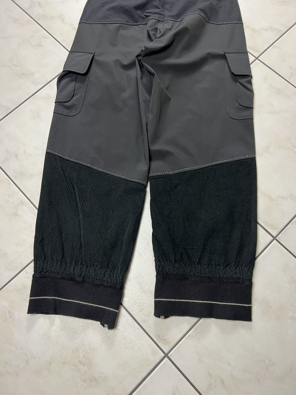 Marithe + Francois Girbaud Marithe + Francois Girbaud nylon y2k cargo pocket zip pants Size 27" / US 4 / IT 40 - 20 Thumbnail