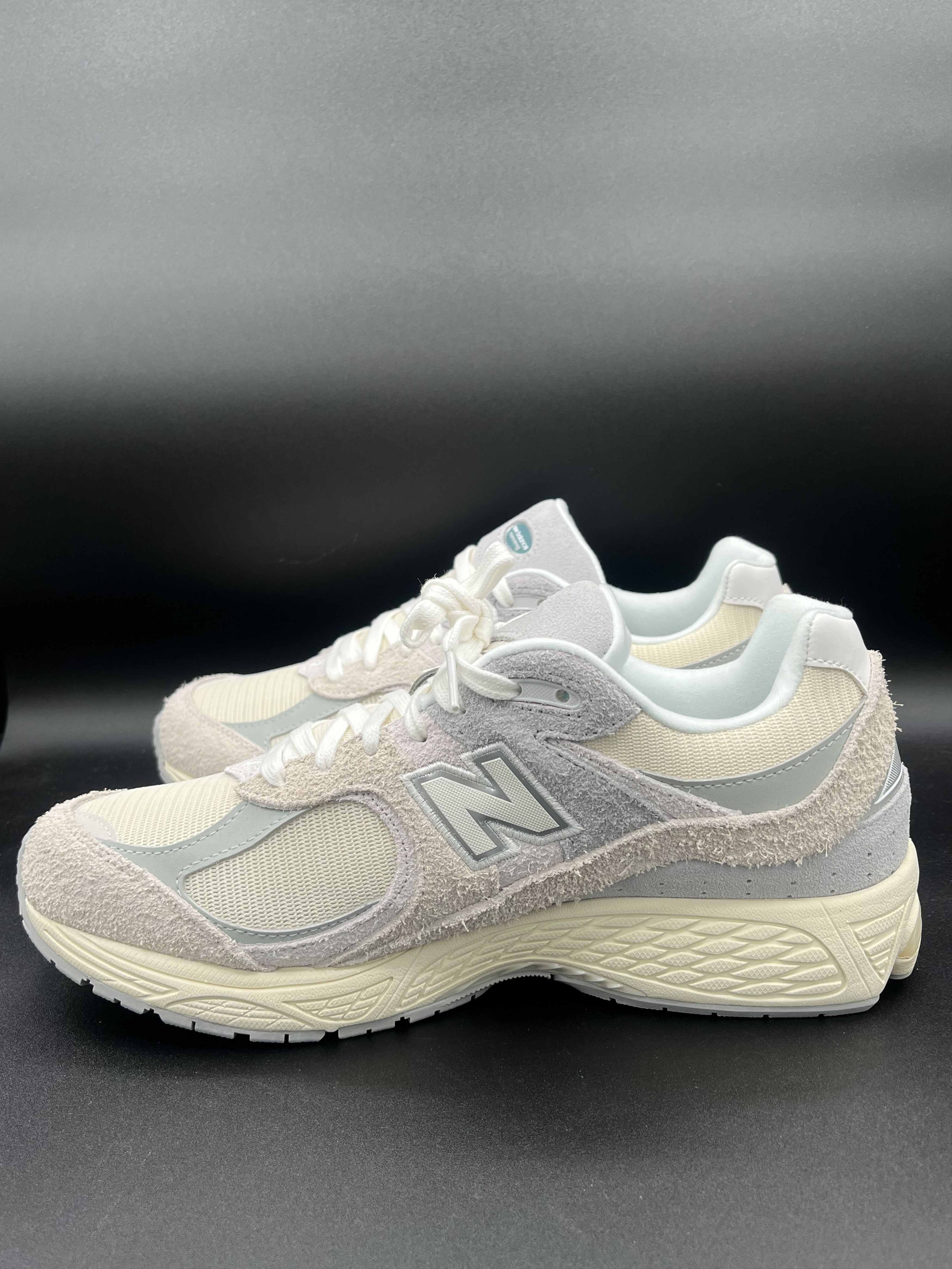 New Balance New Balance 2002R Linen Size 10.5 New Size US 10.5 / EU 43-44 - 4 Thumbnail