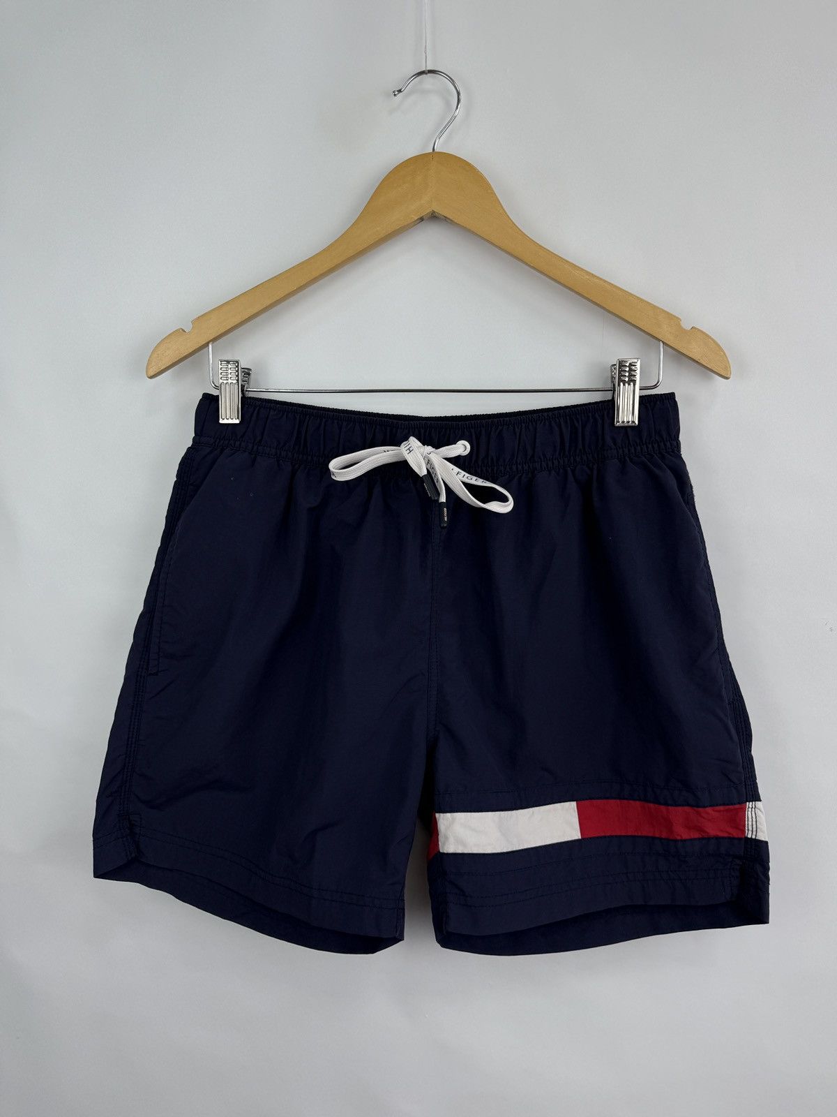 Tommy Hilfiger 🇺🇸 Y2K Tommy Hilfiger Nylon Beach Shorts Casual Streetwear Size US 32 / EU 48 - 2 Thumbnail