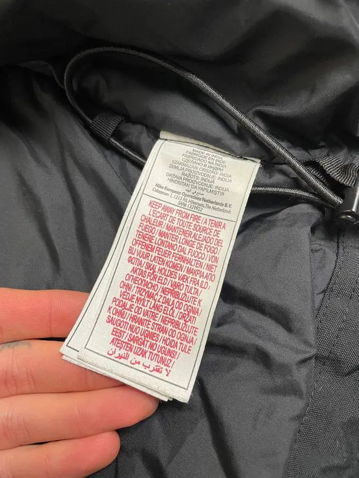 Nike Vintage Nike Big Logo Swoosh 2000s Puffer Jacket Drill Rap Size US M / EU 48-50 / 2 - 12 Thumbnail