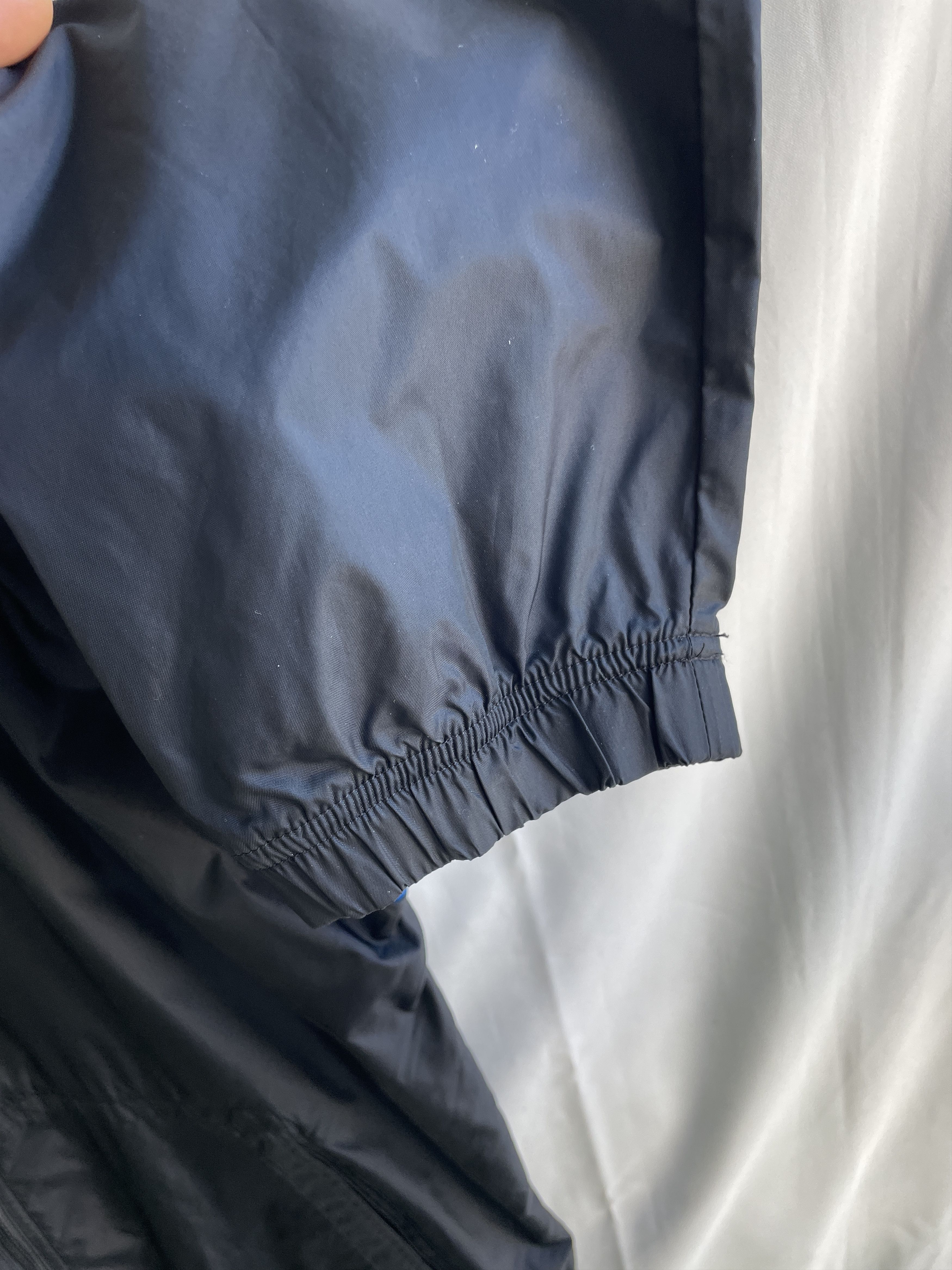 Nike Nike Vintage 90's Lightweight Nylon Windbreaker Size M Size US M / EU 48-50 / 2 - 8 Thumbnail