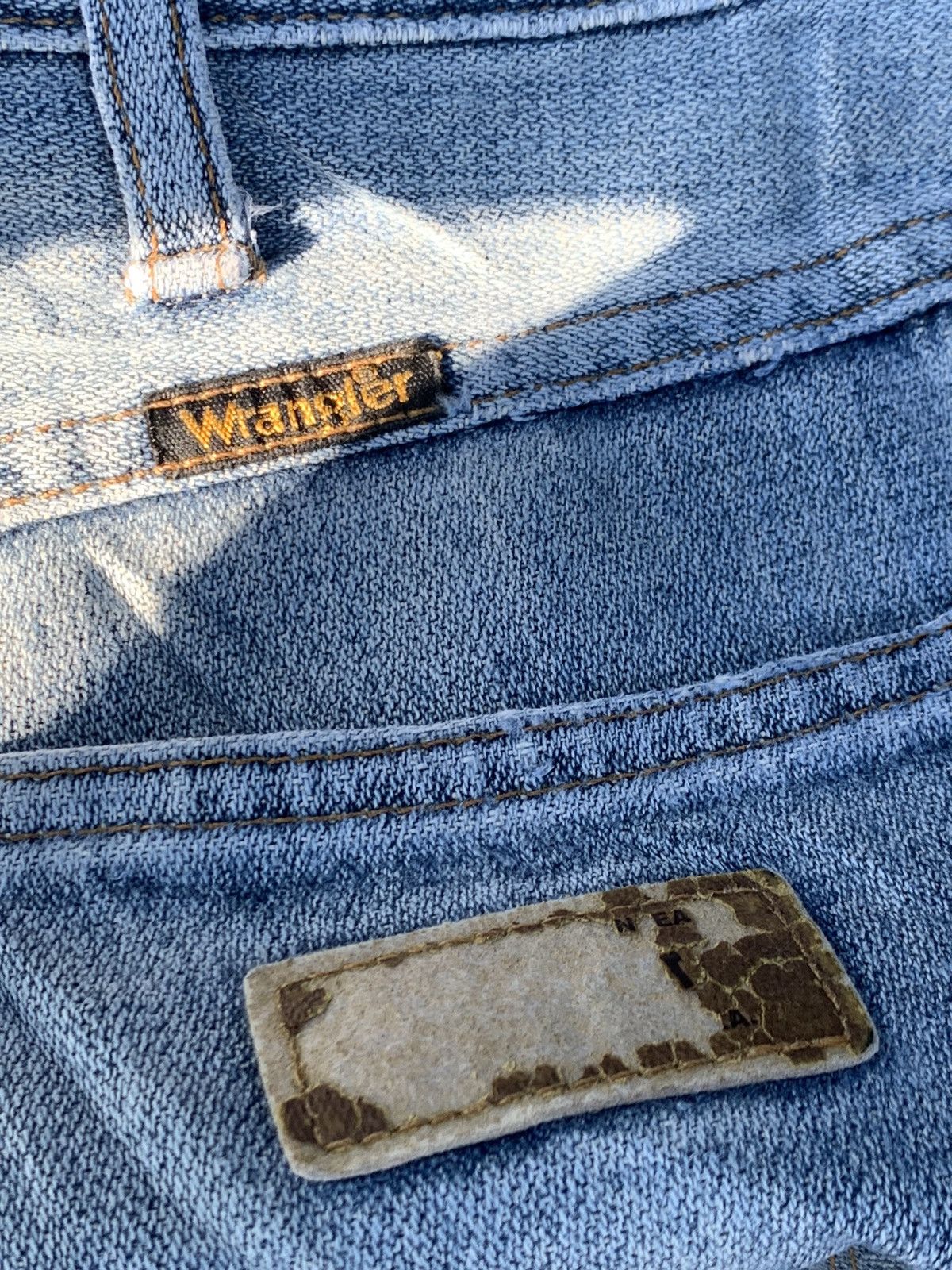 Wrangler Distressed baggy Wrangler jeans. Size US 32 / EU 48 - 8 Thumbnail