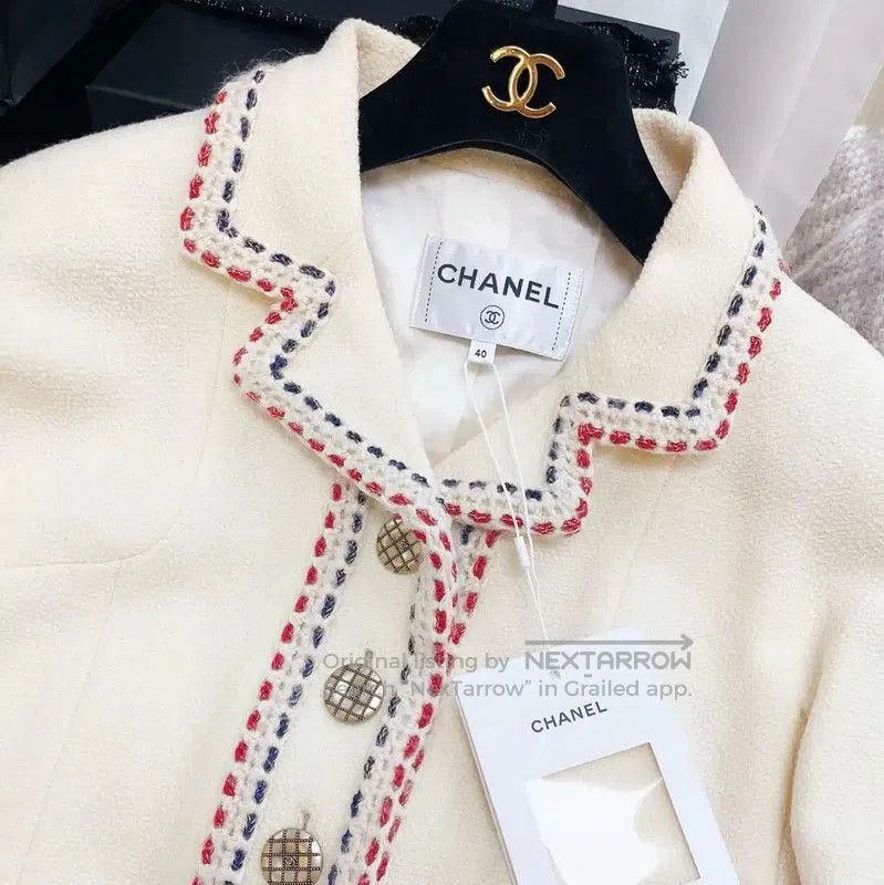 Chanel Chanel Beige Long Sleeve Cardigan for Women . Size L / US 10 / IT 46 - 1 Thumbnail