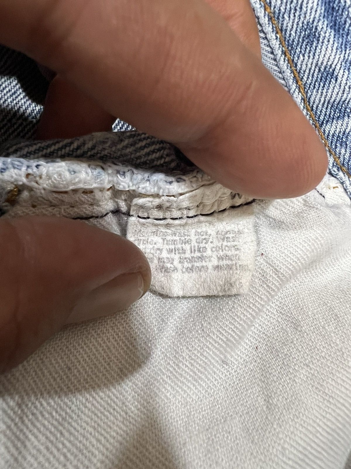 Levi's Vintage Clothing 🔥Vintage Levis 501 Button 532 Distressed Denim Size US 31 - 14 Thumbnail