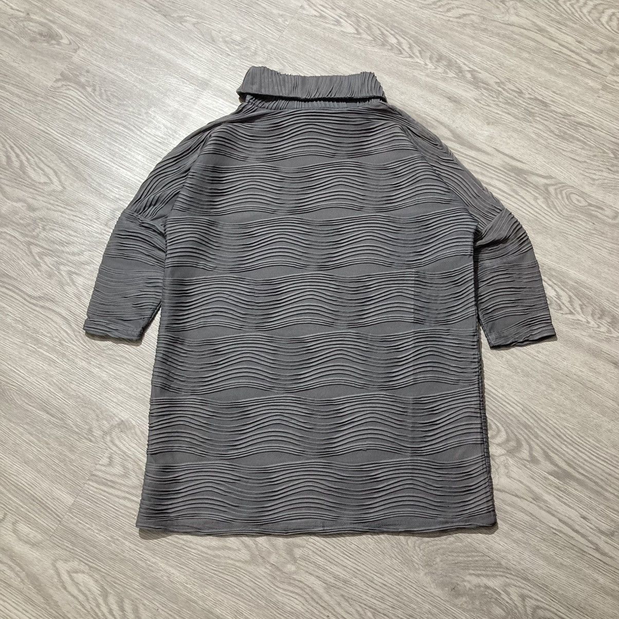Issey Miyake 2000s HanaHana Pleats Issey Miyake Style Turtleneck Top Size L / US 10 / IT 46 - 12 Thumbnail