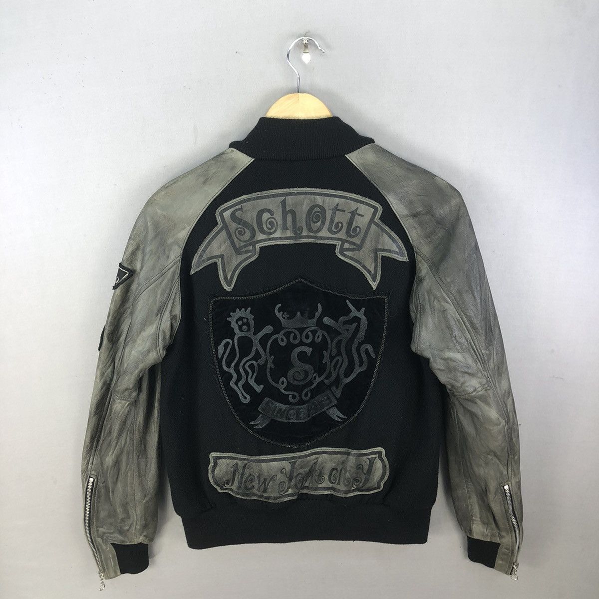 Schott Vintage Schott Cowhide Sleeve With Patches Biker Jacket Size US S / EU 44-46 / 1 - 6 Thumbnail