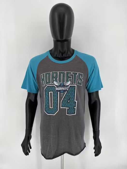 NBA × Vintage 90s Vintage Charlotte Hornets NBA T-Shirt Streetwear Style Size US L / EU 52-54 / 3 - 4 Thumbnail