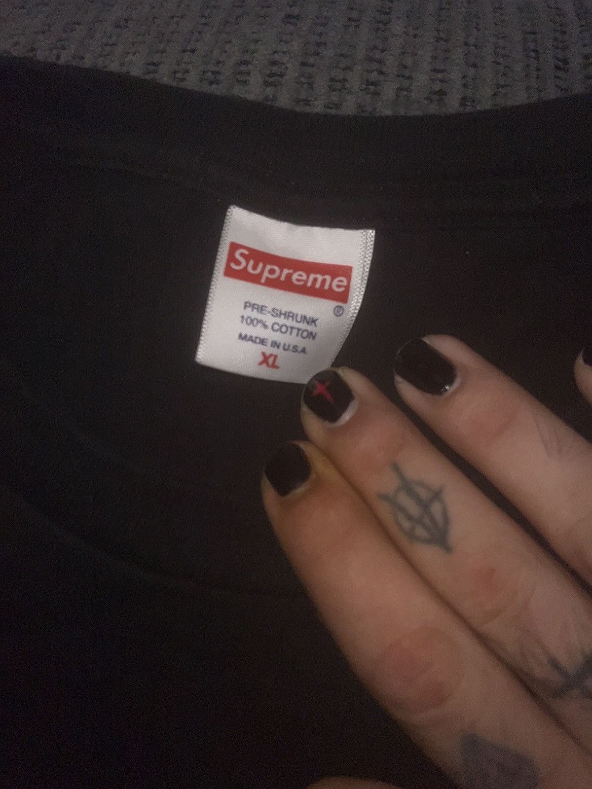 Supreme Supreme Suzie Switchblade Tee Size US XL / EU 56 / 4 - 5 Thumbnail