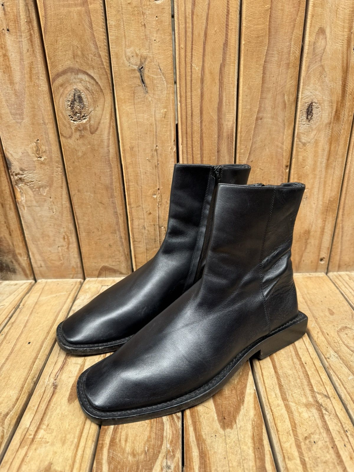 Balenciaga Balenciaga BB Back Rim Women’s black leather boots EUR 35 Size US 5 / IT 35 - 1 Thumbnail