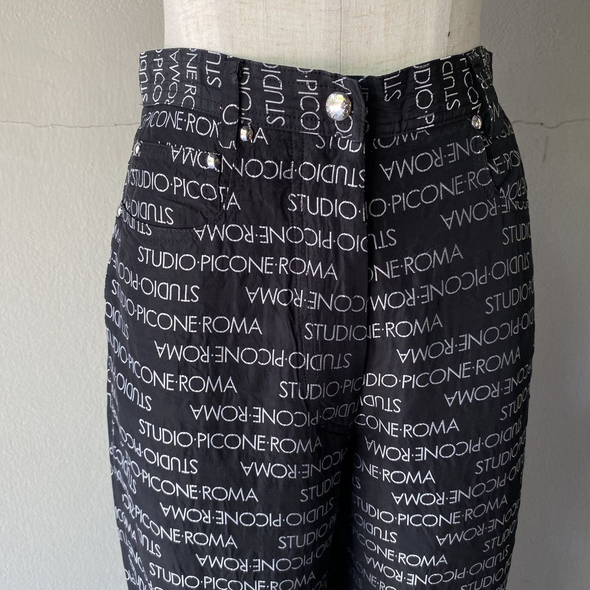 Designer × Japanese Brand STUDIO PICONE ROMA Black Logo Print Wide-Leg Pants Size 27" / US 4 / IT 40 - 19 Thumbnail