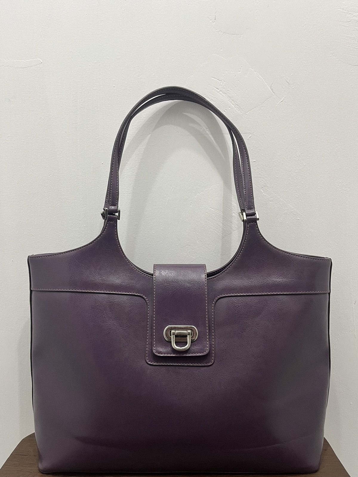 Branded Leather Lizclaiborne Purple Leather Bag Vintage Size ONE SIZE - 1 Thumbnail