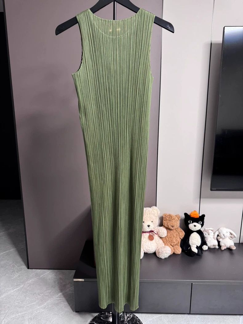 Issey Miyake Issey Miyake size:3 Colorful green pleated dress Size S / US 4 / IT 40 - 3 Thumbnail