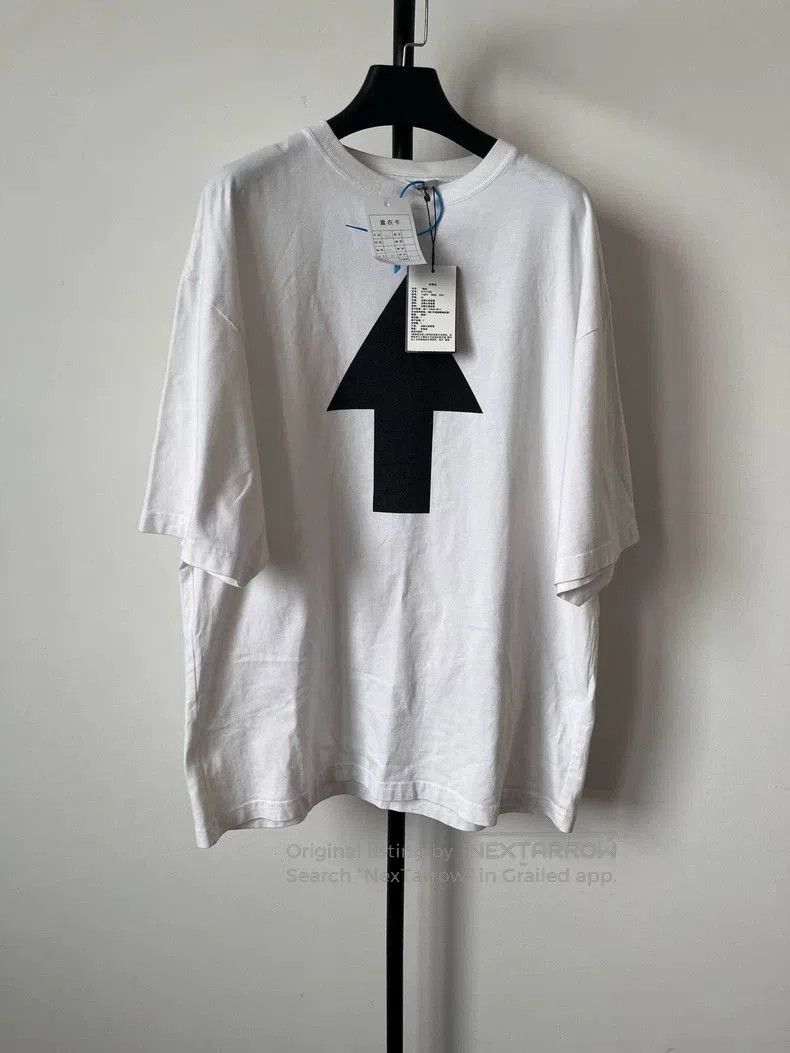 Balenciaga Balenciaga Arrow Print Short Sleeve T-Shirt. Size US XS / EU 42 / 0 - 1 Thumbnail