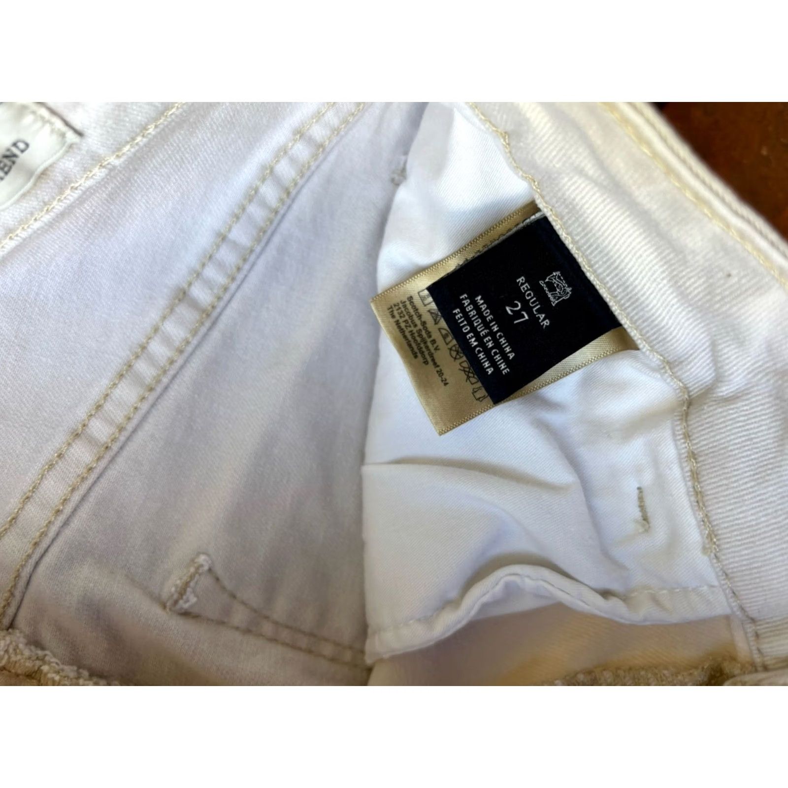 Scotch & Soda Scotch & Soda Vagabond Voyage Petit AMI Slim Boyfriend Jeans Women’s 27 Cream Denim Pockets Logo Embroidered Size 27" / US 4 / IT 40 - 4 Thumbnail