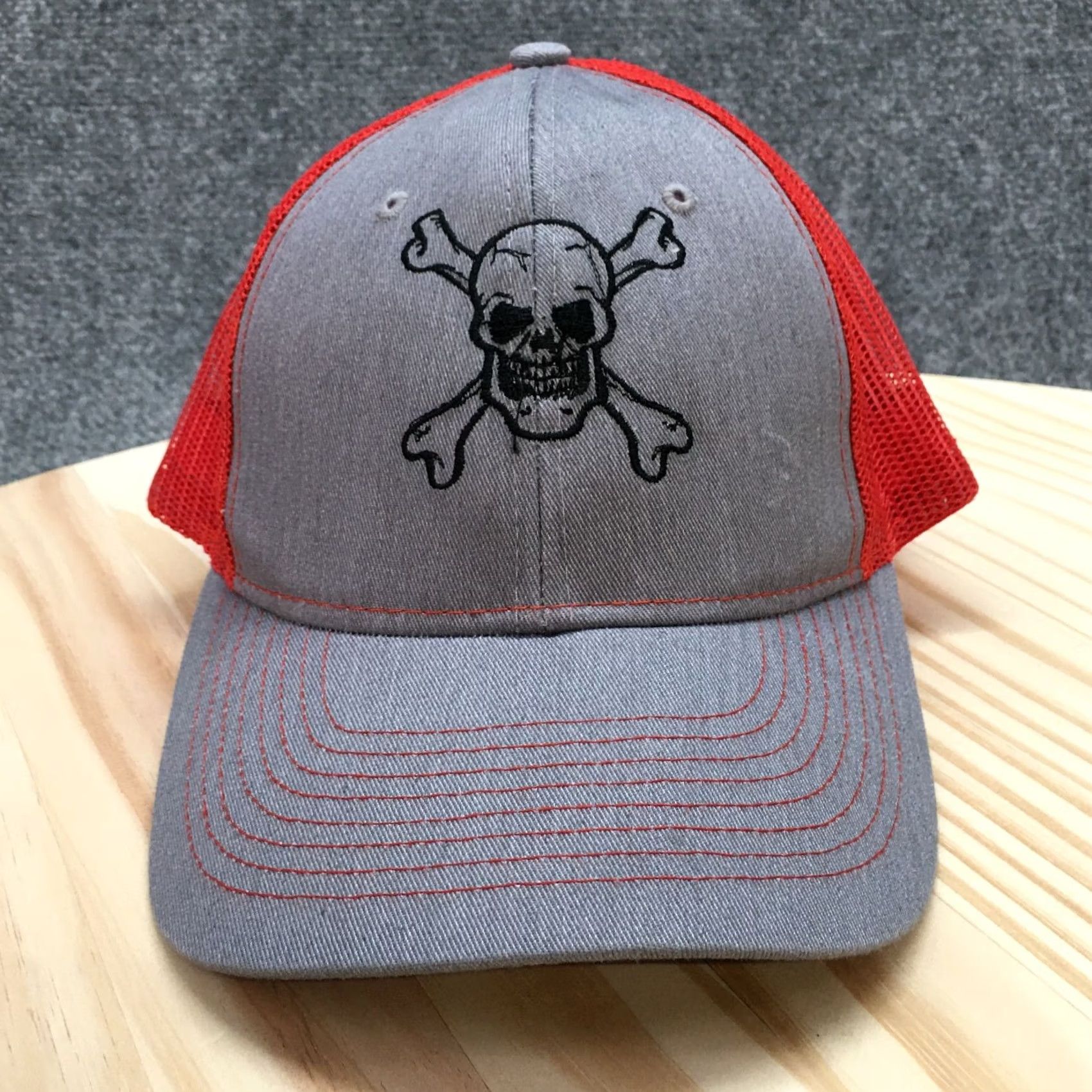 Logo 7 Sweet Caps Skull Trucker Hat Mens One Size Adjustable Gray Red Embroidered Logo Size ONE SIZE - 4 Thumbnail