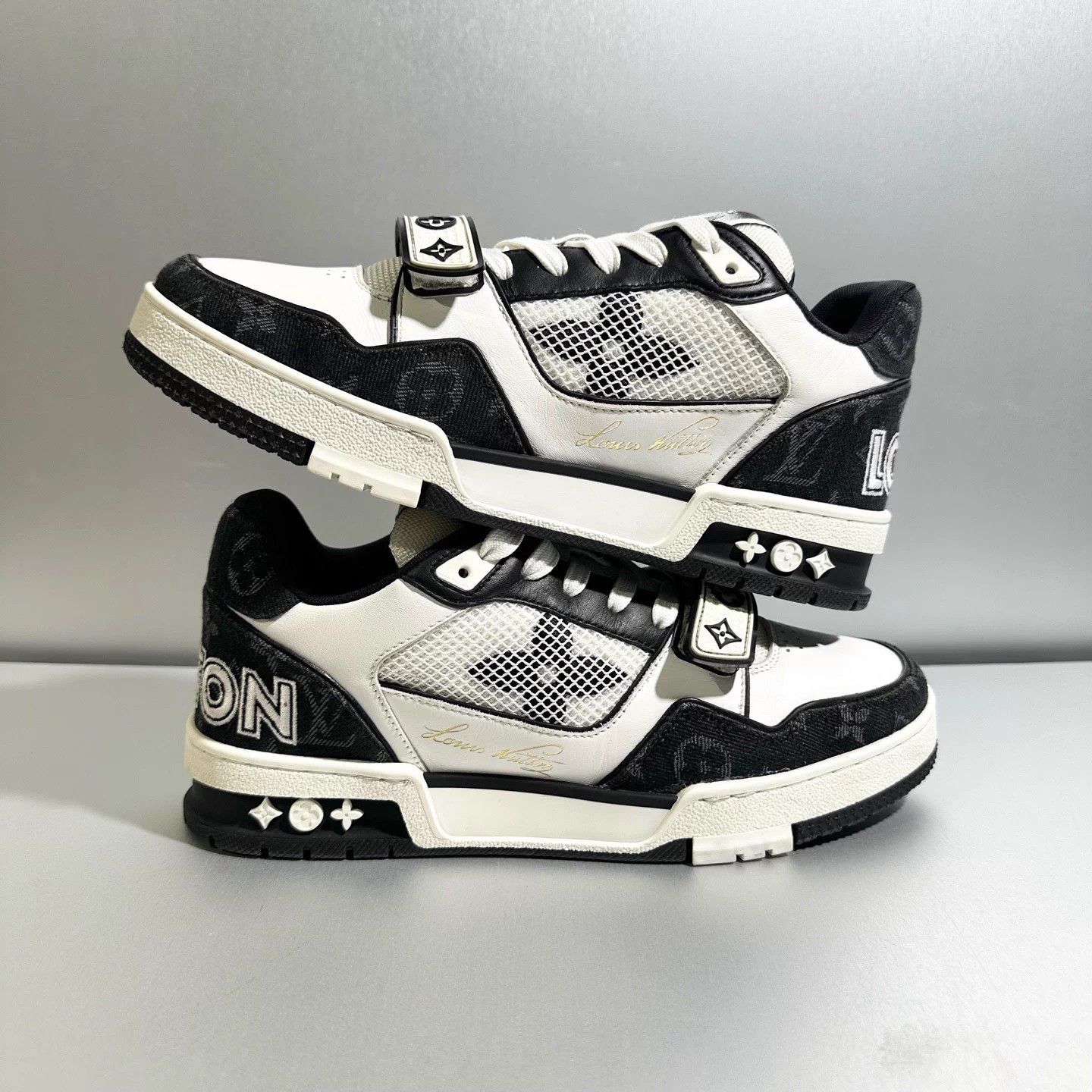 Louis Vuitton LV Black & White Velcro 5/39 Worn Once Size US 6 / EU 39 - 3 Thumbnail