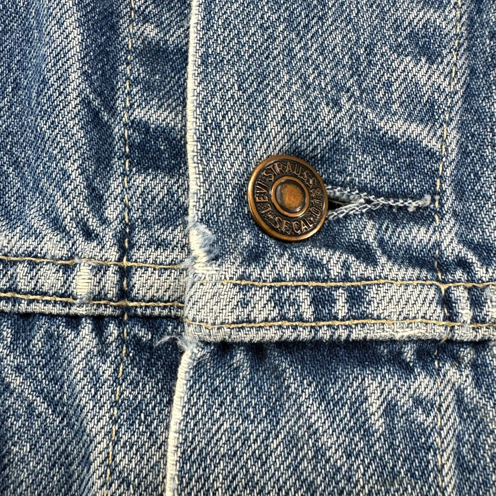Levi's VINTAGE Levi's Trucker Jacket Mens M Blue Denim Truckers Cotton USA 80s 90s Biker Regular Size US 31 - 7 Thumbnail