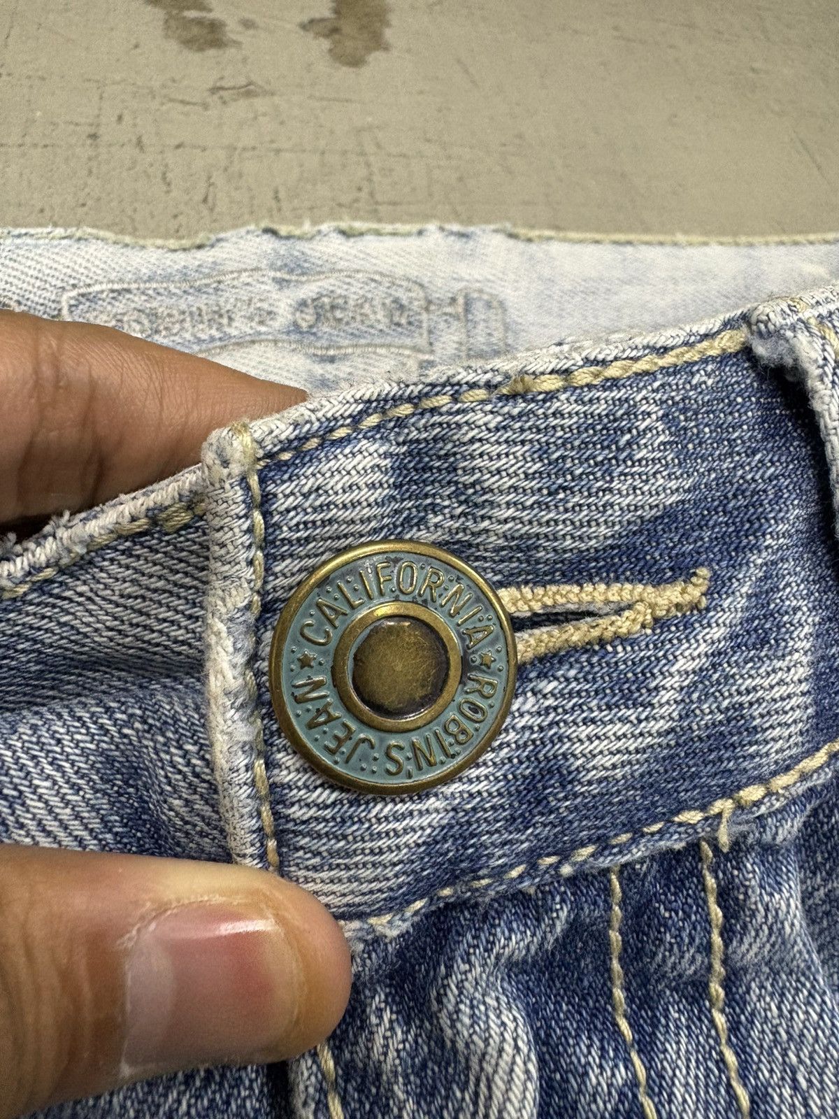 Beauty Beast Vintage Acid Wash Robin Jeans wing 🪽 embroidered denim Size US 31 - 11 Thumbnail