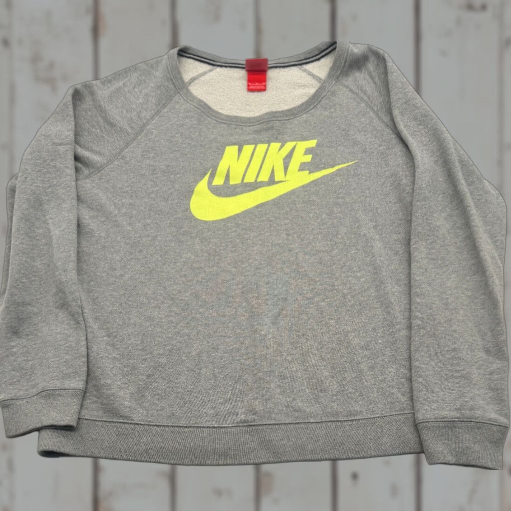 Nike Nike Sweatshirt Mens XL Gray Pullover Crewneck Swoosh Logo Long Sleeve Graphic Print Casual Sports Modern Classic Men XL Gray Nike Sweatshirt Size US XL / EU 56 / 4 - 1 Thumbnail
