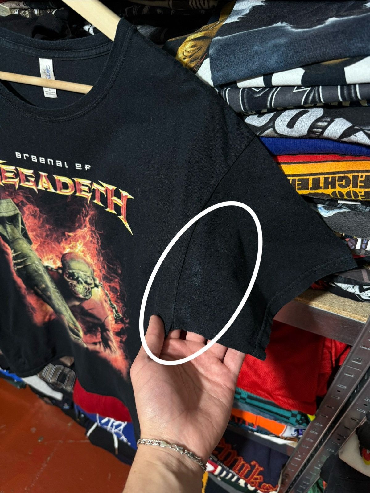 Vintage Vintage 2010 Arsenal Of Megadeth Rock Band Tour T-Shirt Y2K Size US L / EU 52-54 / 3 - 7 Thumbnail