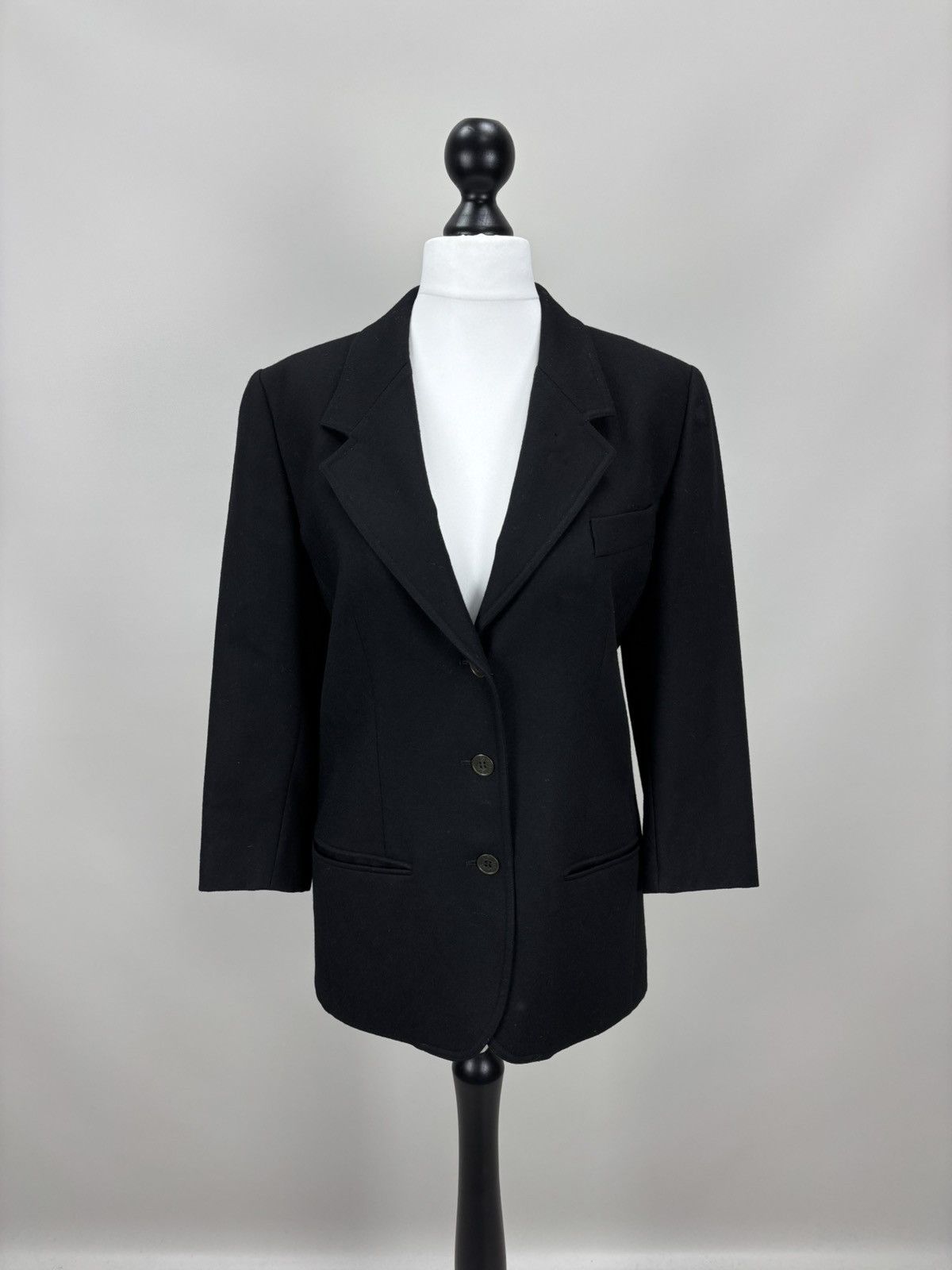 Womens vintage 70s blazer FENDI Size 42 Color Black