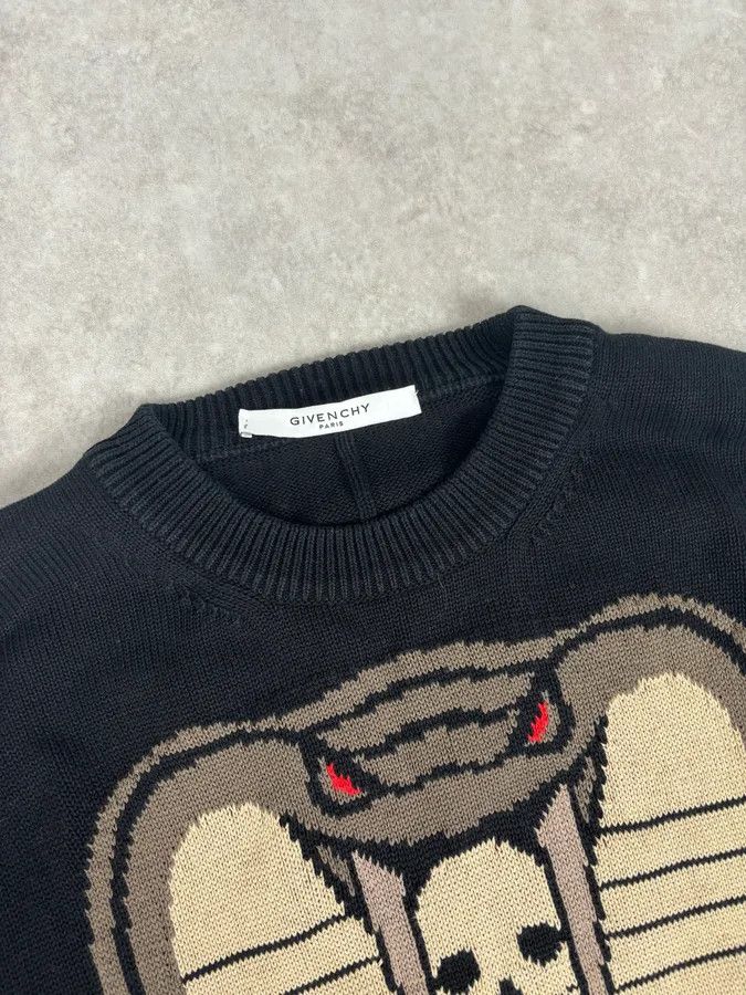 Givenchy AW2016 Givenchy Black Cobra Sweater by Ticcardo Tisci Size US S / EU 44-46 / 1 - 4 Thumbnail